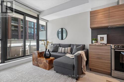404 - 8 Charlotte Street, Toronto, ON - Indoor