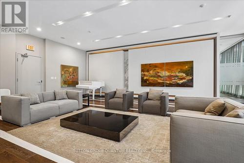 404 - 8 Charlotte Street, Toronto, ON - Indoor Photo Showing Living Room