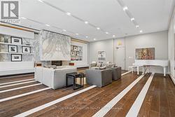 Piano Lounge - 
