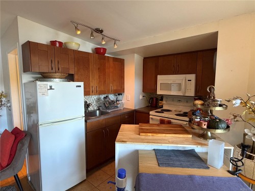 #Cabin 3-1136 North End Rd, Salt Spring, BC 