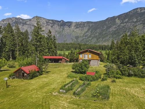 630 Canyon Lister Road, Canyon, BC 
