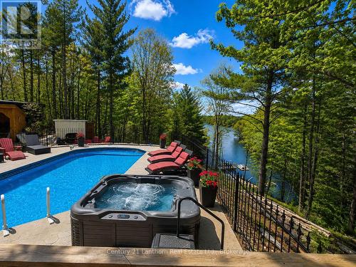 1045 Carnahan Lane, Frontenac (Frontenac Centre), ON 