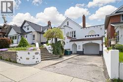 287 E COURTLAND Avenue E  Kitchener, ON N2G 2V8