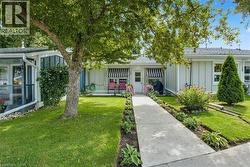 13 SISTER VARGA Terrace Hamilton, ON L9B 1T8