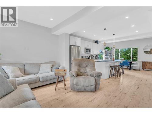 1279 Bergamot Avenue, Kelowna, BC 