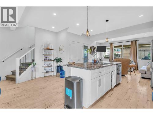 1279 Bergamot Avenue, Kelowna, BC 