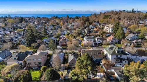 1130 May St, Victoria, BC 