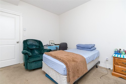 555 Leaside Ave, Saanich, BC 