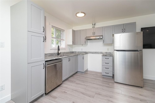 555 Leaside Ave, Saanich, BC 
