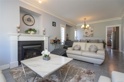 555 Leaside Ave, Saanich, BC 