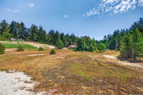 657 Sierra Pines Rd, Comox, BC 