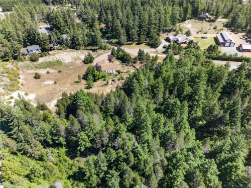 657 Sierra Pines Rd, Comox, BC 