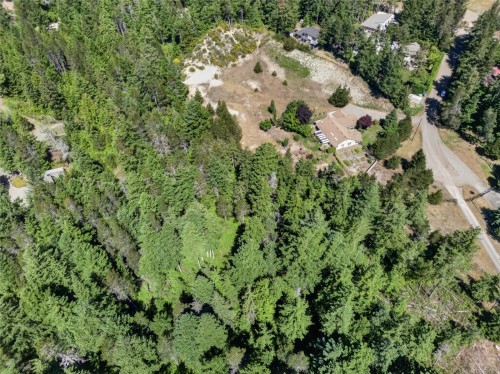 657 Sierra Pines Rd, Comox, BC 