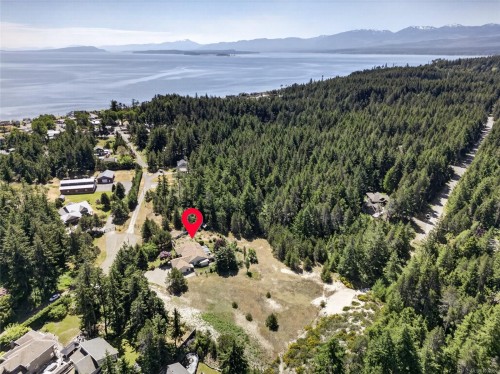 657 Sierra Pines Rd, Comox, BC 