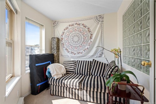 #312-2560 Wark St, Victoria, BC 