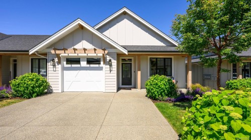 #107-4098 Buckstone Rd, Courtenay, BC 