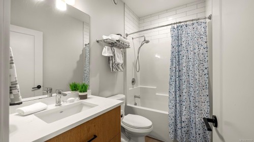 #107-4098 Buckstone Rd, Courtenay, BC 