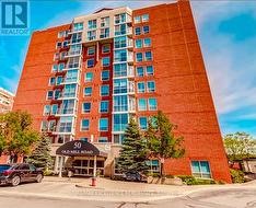50 OLD MILL ROAD Oakville, ON L6J 7W1