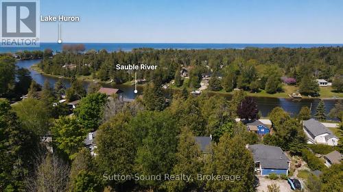 Deeded access to Sauble River with 11 Sarnia Ave. - 11 Sarnia Avenue, South Bruce Peninsula, ON 