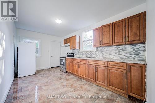77 FENNELL AVENUE  Hamilton, ON L9C 1E8