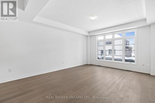 8 Daisy Street, Springwater, ON 