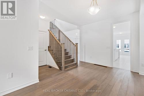 8 Daisy Street, Springwater, ON 