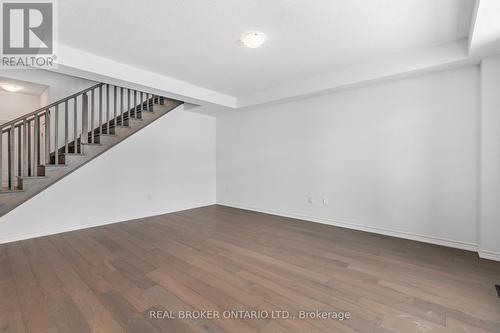 8 Daisy Street, Springwater, ON 