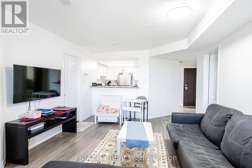 8A - 310 Central Park Drive, Ottawa, ON - Indoor Photo Showing Living Room