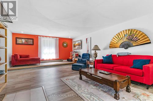 100 O'Reilly Lane, Kawartha Lakes, ON - Indoor Photo Showing Living Room