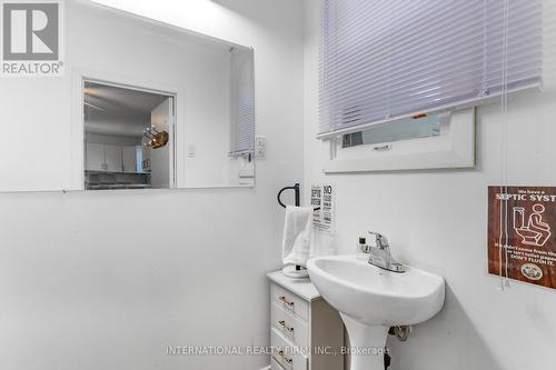 100 O'Reilly Lane, Kawartha Lakes, ON - Indoor Photo Showing Bathroom