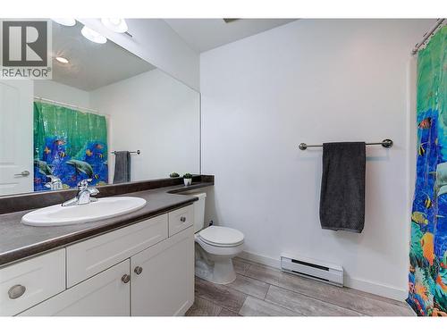 2nd Bathroom - 345 Mills Road Unit# 305, Kelowna, BC - Indoor Photo Showing Bathroom