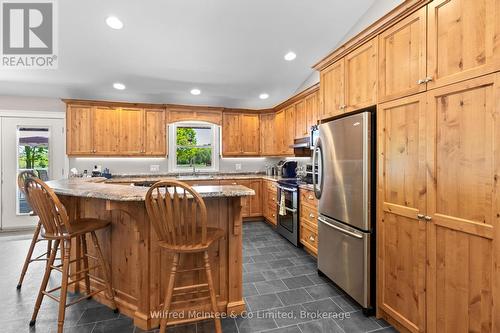 622829 Moto Park Road, Chatsworth, ON - Indoor Photo Showing Kitchen