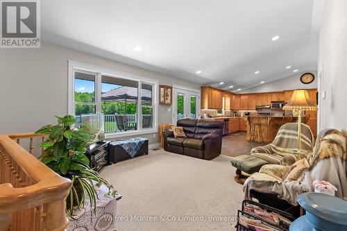 622829 Moto Park Road, Chatsworth, ON - Indoor