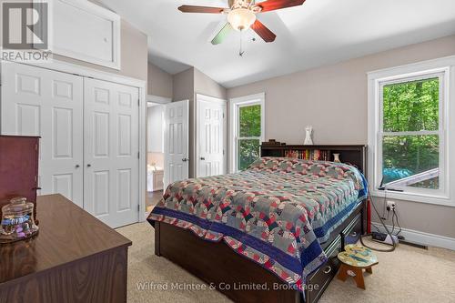 622829 Moto Park Road, Chatsworth, ON - Indoor Photo Showing Bedroom