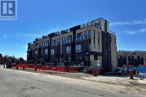 15 - 10 Liben Way E, Toronto, ON - Outdoor With Facade