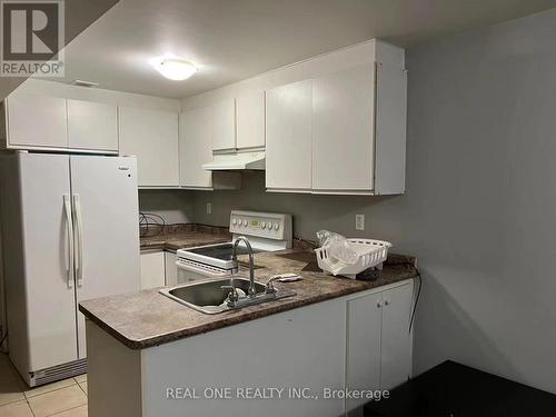 5292 Longhouse Crescent, Mississauga, ON - Indoor Photo Showing Kitchen