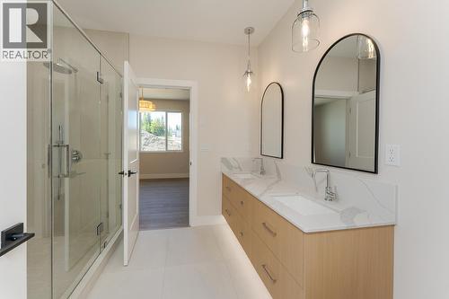 5089 Headlands Heights, Prince George, BC - Indoor Photo Showing Bathroom