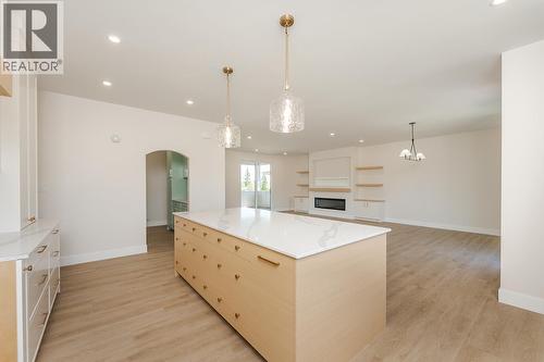 5089 Headlands Heights, Prince George, BC - Indoor Photo Showing Kitchen