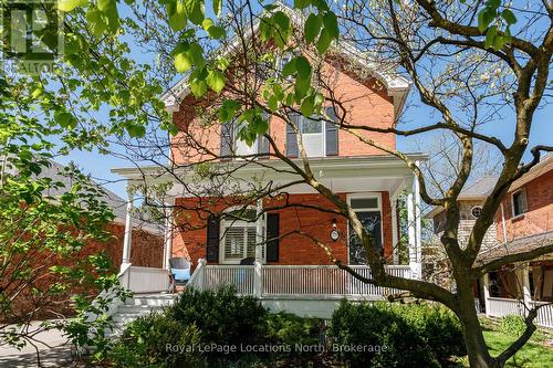 136 OAK STREET  Collingwood, ON L9Y 2X8