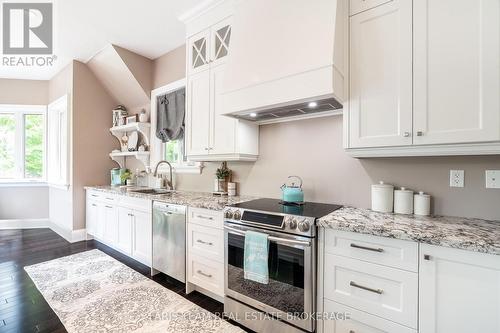 400 Lloyd'S Lane, King, ON 