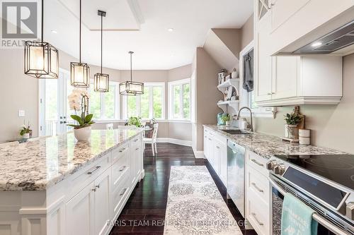 400 Lloyd'S Lane, King, ON 