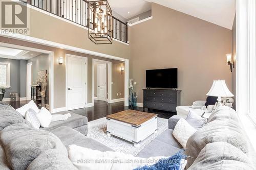 400 Lloyd'S Lane, King, ON 