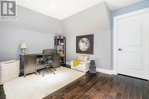400 Lloyd'S Lane, King, ON 