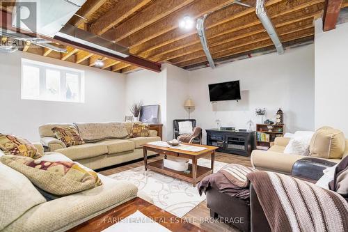400 Lloyd'S Lane, King, ON 