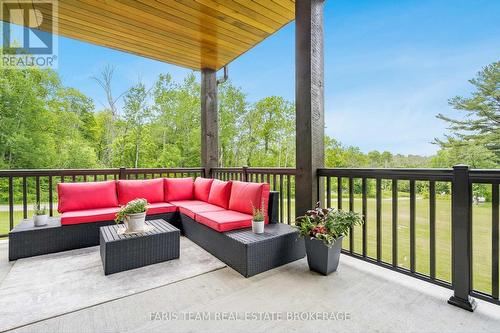 400 Lloyd'S Lane, King, ON 