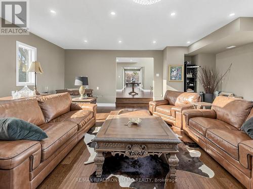1785 Davis Drive W, King, ON 