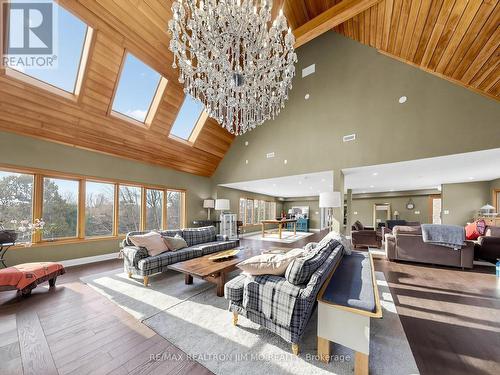 1785 Davis Drive W, King, ON 