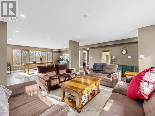 1785 Davis Drive W, King, ON 
