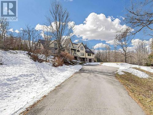 1785 Davis Drive W, King, ON 