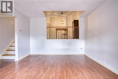 7 Viking Court Unit# 404, Grimsby, ON 